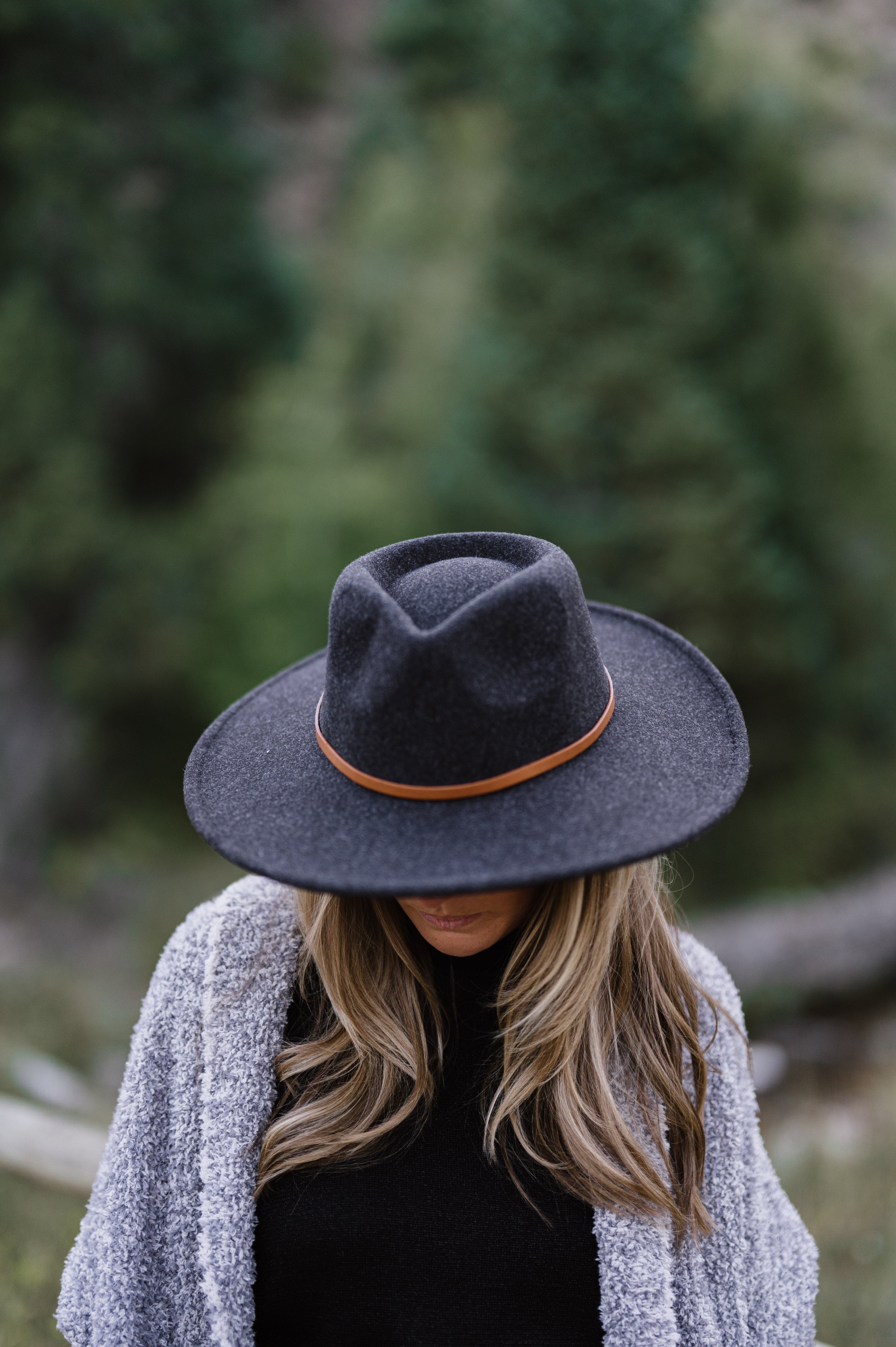 Wool Blend Wide Brim Hat w/ Belt - Black