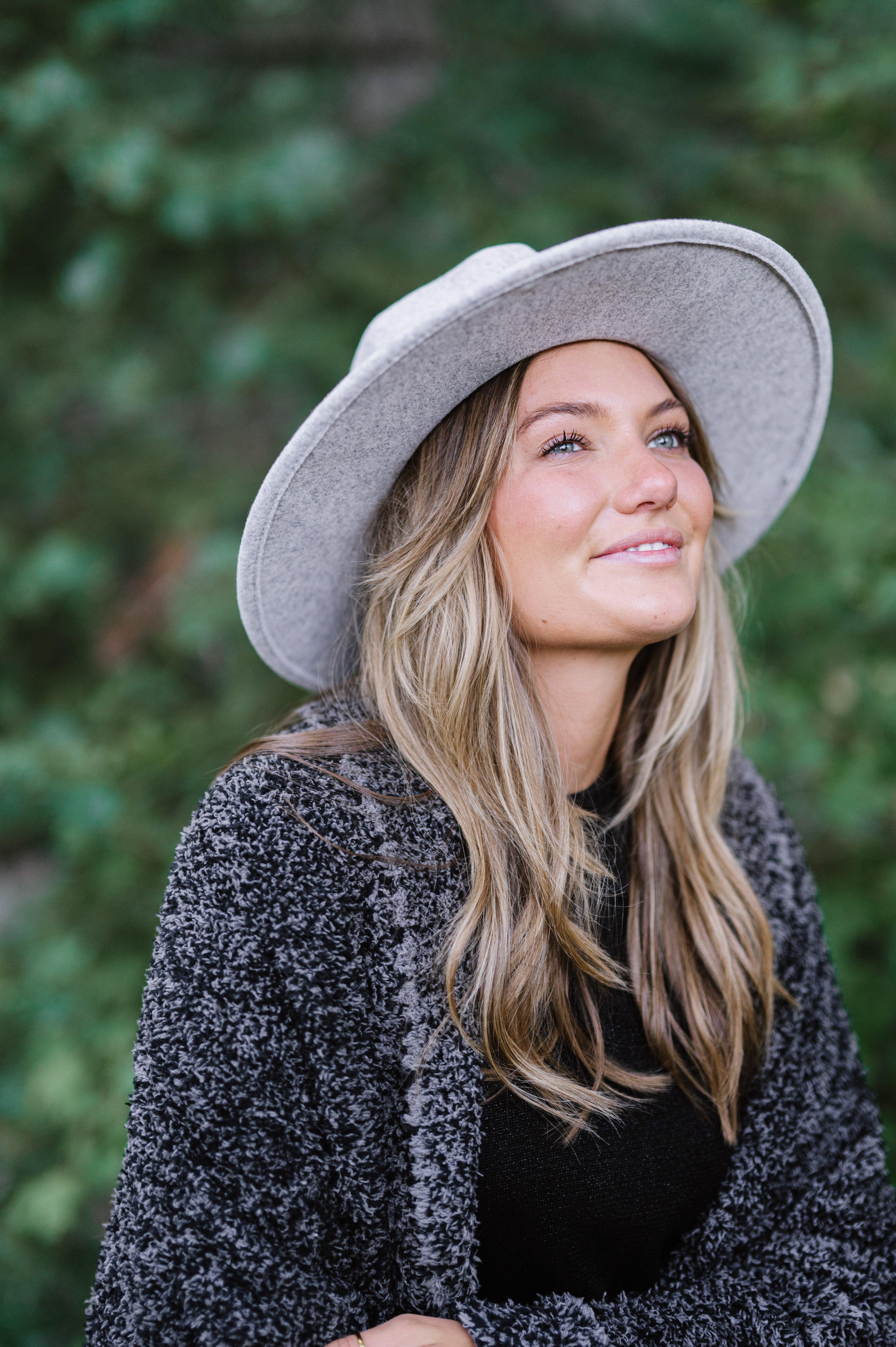 Wool Blend Wide Brim Hat w/ Belt - Grey